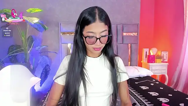 Tyla Ks online show from March 11, 7:42 pm