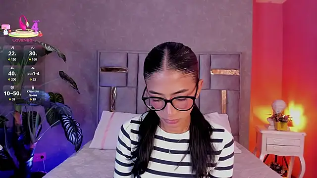 Snapshot of Tyla_Ks chatting on June 2, 8:22 pm Tyla Ks online show from June 2, 8:22 pm