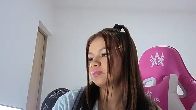 Snapshot of sophia_ramirez12 chatting on June 25, 2:22 am sophia ramirez12 online show from June 25, 2:22 am