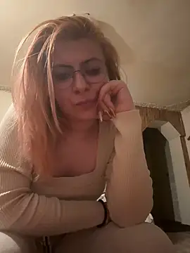 KittieHallo online show from February 28, 4:53 pm