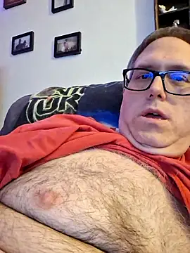 Snapshot of Smallone327 chatting on February 21, 4:18 am Smallone327 online show from February 21, 4:18 am