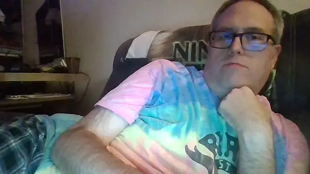 Snapshot of Smallone327 chatting on September 20, 4:24 am Smallone327 online show from September 20, 4:24 am