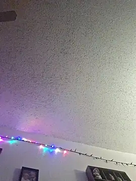 Snapshot of Smallone327 chatting on October 19, 4:46 am Smallone327 online show from October 19, 4:46 am