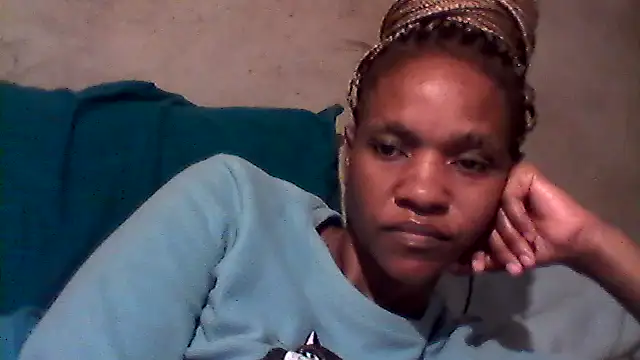 Snapshot of sexybigass31 chatting on May 15, 12:39 am sexybigass31 online show from May 15, 12:39 am