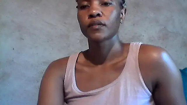 Snapshot of sexybigass31 chatting on May 15, 12:45 pm sexybigass31 online show from May 15, 12:45 pm