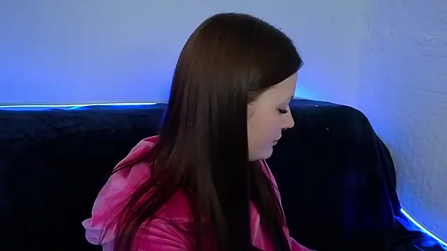 milliedoll online show from October 5, 8:45 am