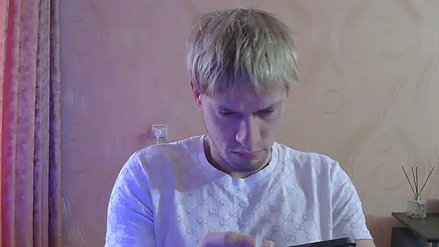 frama666 online show from April 9, 5:40 am