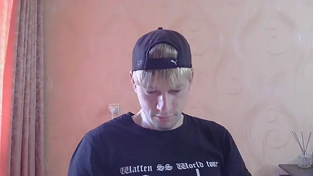 Snapshot of frama666 chatting on May 5, 8:22 am frama666 online show from May 5, 8:22 am