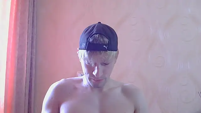 Snapshot of frama666 chatting on May 26, 8:32 am frama666 online show from May 26, 8:32 am