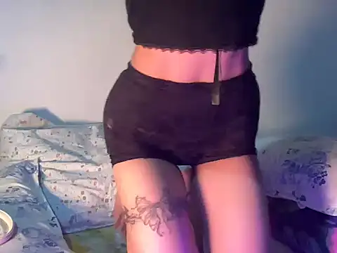 Snapshot of _luckylips chatting on March 23, 6:23 pm luckylips online show from March 23, 6:23 pm