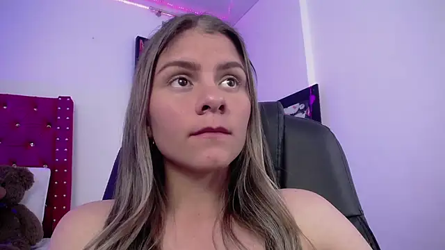 Snapshot of ValeAmayaa chatting on March 21, 10:17 pm ValeAmayaa online show from March 21, 10:17 pm