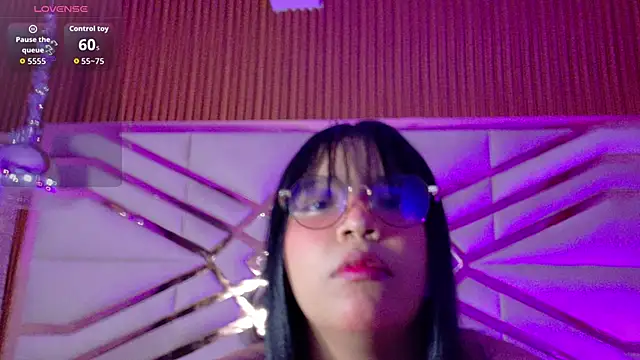 innocenthazel online show from March 24, 3:00 am