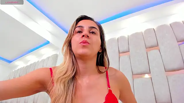 Snapshot of _iris1_ chatting on March 15, 12:58 am  iris1  online show from March 15, 12:58 am