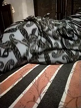 sharnjit299 online show from September 12, 6:08 pm