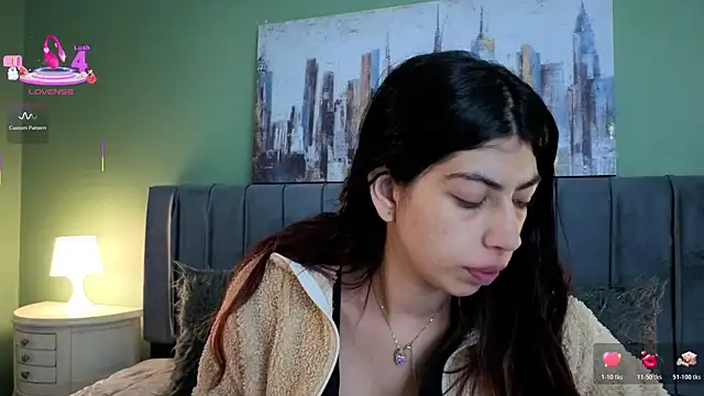 Snapshot of Cassie_bloom chatting on June 9, 3:40 am Cassie bloom online show from June 9, 3:40 am
