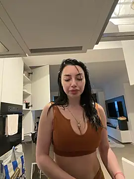 Mia Splash online show from April 22, 4:52 pm