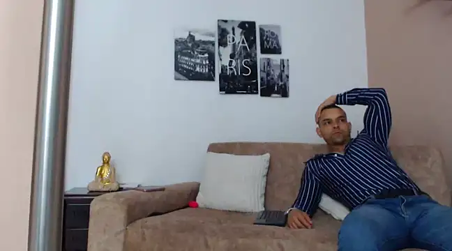 Snapshot of Bastiandelux chatting on March 2, 11:42 pm Bastiandelux online show from March 2, 11:42 pm