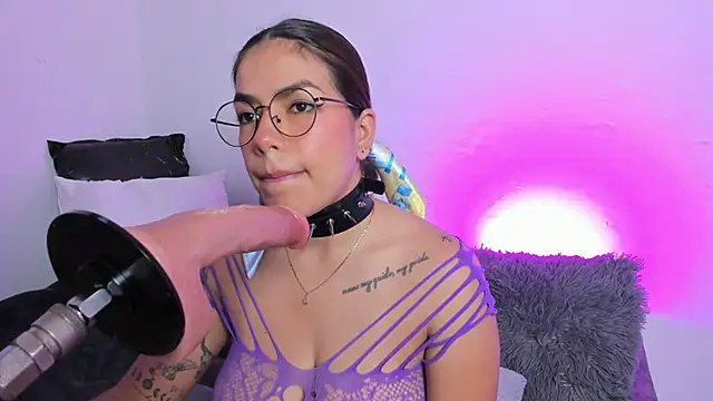 Snapshot of AngelaRicci chatting on October 27, 8:02 pm AngelaRicci online show from October 27, 8:02 pm