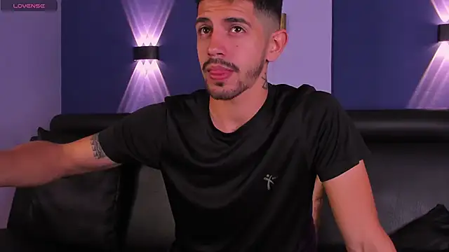 AlejandroStormm online show from October 1, 8:15 pm