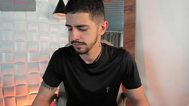 AlejandroStormm online show from April 7, 4:13 am