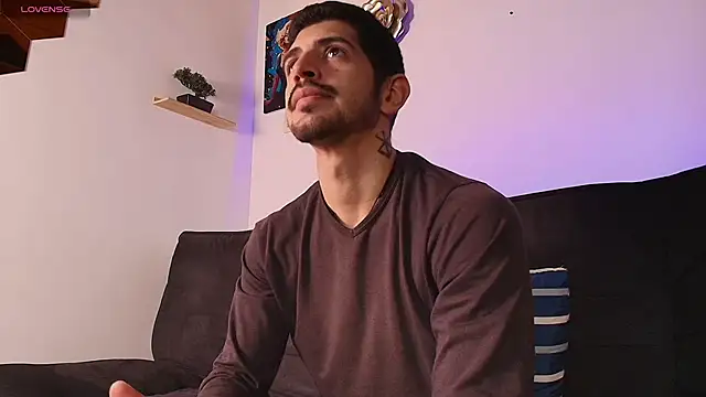 Snapshot of AlejandroStormm chatting on June 9, 7:58 pm AlejandroStormm online show from June 9, 7:58 pm
