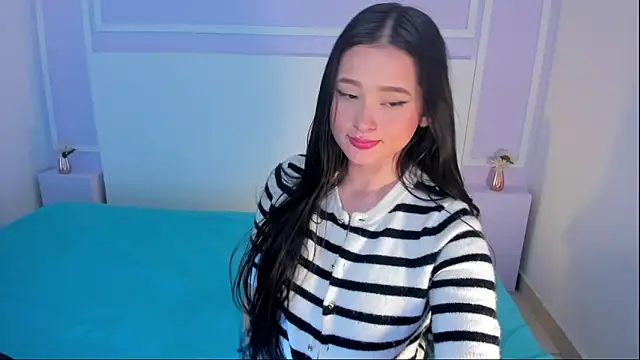 Snapshot of JasmineBella0 chatting on October 3, 7:33 pm JasmineBella0 online show from October 3, 7:33 pm