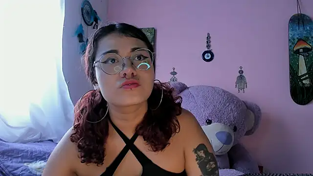 Snapshot of Maddy_Jhonsson chatting on May 21, 4:58 pm Maddy Jhonsson online show from May 21, 4:58 pm