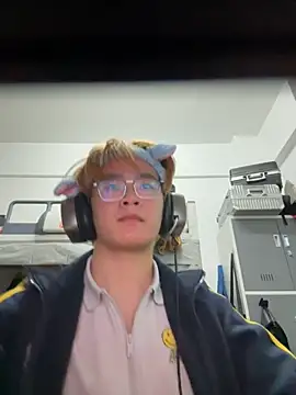 Snapshot of Anson0722 chatting on October 27, 3:27 pm Anson0722 online show from October 27, 3:27 pm