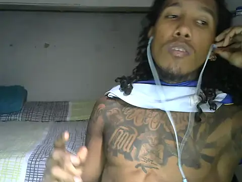 Snapshot of LaurentBrown chatting on October 29, 6:09 pm LaurentBrown online show from October 29, 6:09 pm