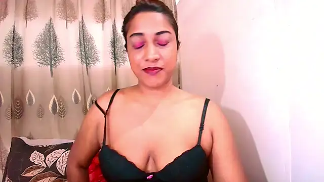 Snapshot of Indian_Erotic69 chatting on April 21, 5:47 am Indian Erotic69 online show from April 21, 5:47 am