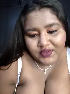 Snapshot of horny_diana chatting on June 20, 5:05 pm horny diana online show from June 20, 5:05 pm
