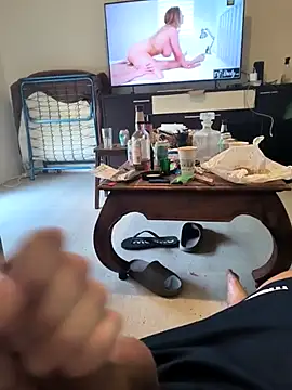 Snapshot of Aloxix chatting on November 2, 10:28 am Aloxix online show from November 2, 10:28 am