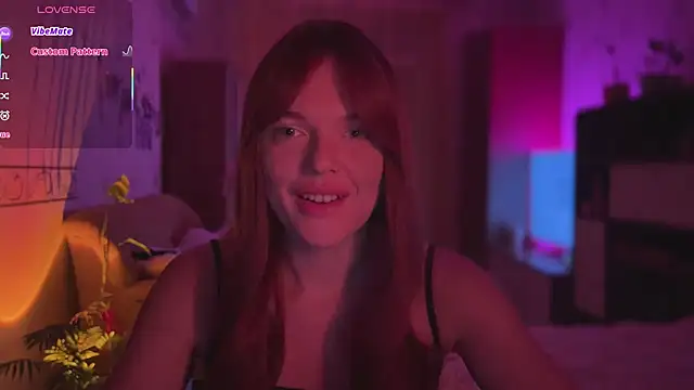 Snapshot of CherryRed_Girl chatting on June 29, 10:54 pm CherryRed Girl online show from June 29, 10:54 pm