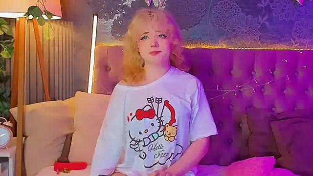 EmilyAngells online show from April 4, 5:38 am