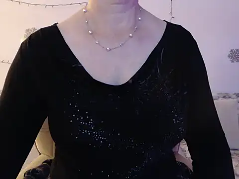 YourfantasyGiuly online show from May 9, 6:35 pm