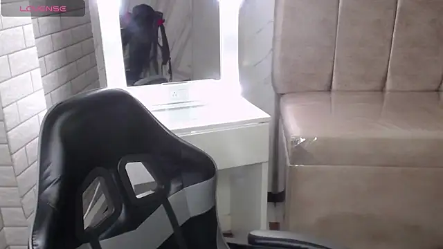 Isabella Collen v online show from February 11, 1:05 pm