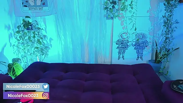 NicoleFox23  online show from April 8, 11:16 pm