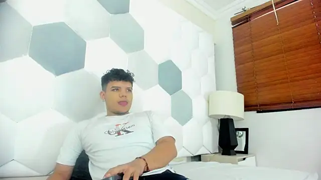 Snapshot of Axel_Forte chatting on April 21, 1:50 pm Axel Forte online show from April 21, 1:50 pm