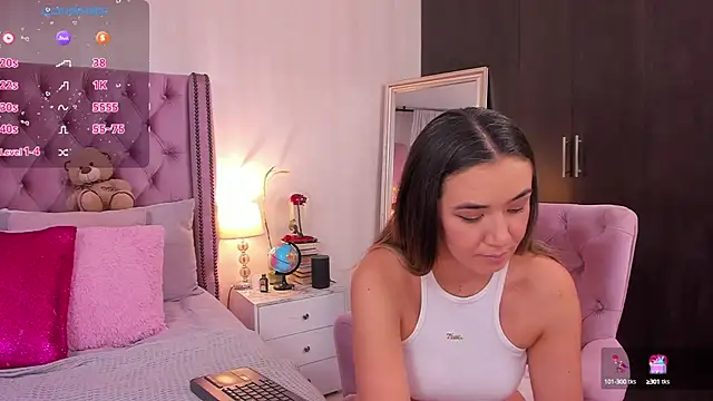 natashaleightt online show from October 5, 4:05 pm