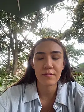 natashaleightt online show from April 10, 8:02 pm