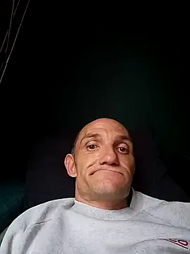 Snapshot of Machura chatting on May 8, 11:04 am Machura online show from May 8, 11:04 am