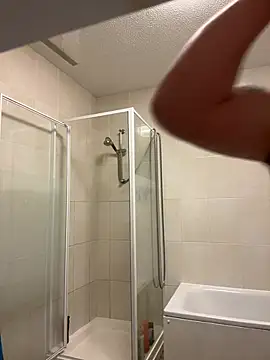 Snapshot of rickalishas8819 chatting on February 26, 8:00 pm rickalishas8819 online show from February 26, 8:00 pm