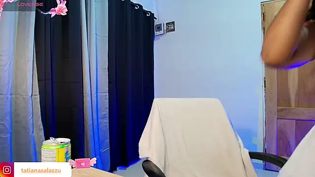 Snapshot of tatiana_10 chatting on March 6, 3:35 am tatiana 10 online show from March 6, 3:35 am