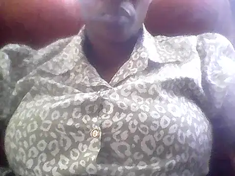 Snapshot of LoveDropss chatting on February 25, 10:37 am LoveDropss online show from February 25, 10:37 am