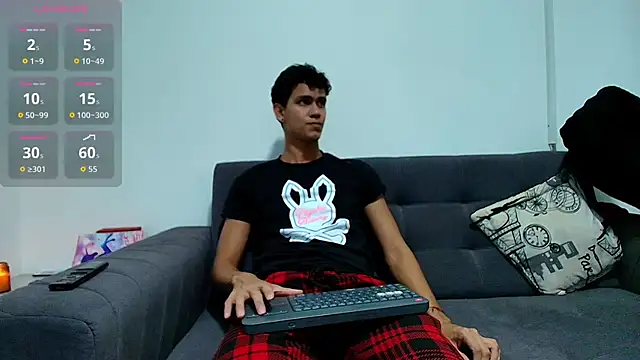 Snapshot of Maximiliano__Fire chatting on April 21, 3:24 am Maximiliano Fire online show from April 21, 3:24 am