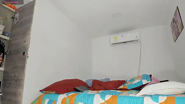 flor herrera01 online show from November 26, 6:03 am