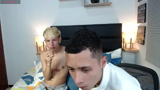 Snapshot of matteo_foxx chatting on March 21, 7:13 pm matteo foxx online show from March 21, 7:13 pm