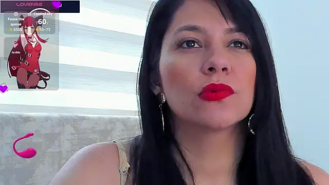 Snapshot of isabellarous- chatting on June 10, 11:31 am isabellarous- online show from June 10, 11:31 am