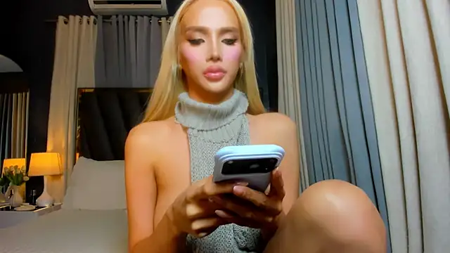 Snapshot of KylieSonique chatting on July 21, 2:25 am KylieSonique online show from July 21, 2:25 am