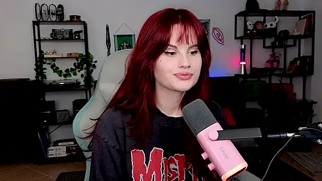 Della Ideal online show from April 11, 5:06 pm